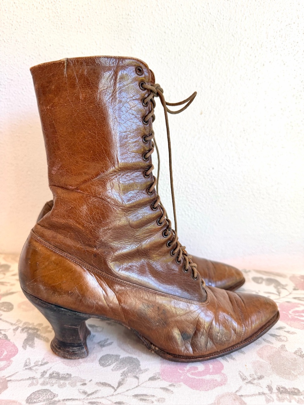 Antique VICTORIAN LEATHER BOOTS Brown Witchy Laced Vintage Martha Washington 6.5 - Picture 1 of 13